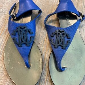 Roberto Cavalli blue leather sandals with logo accent